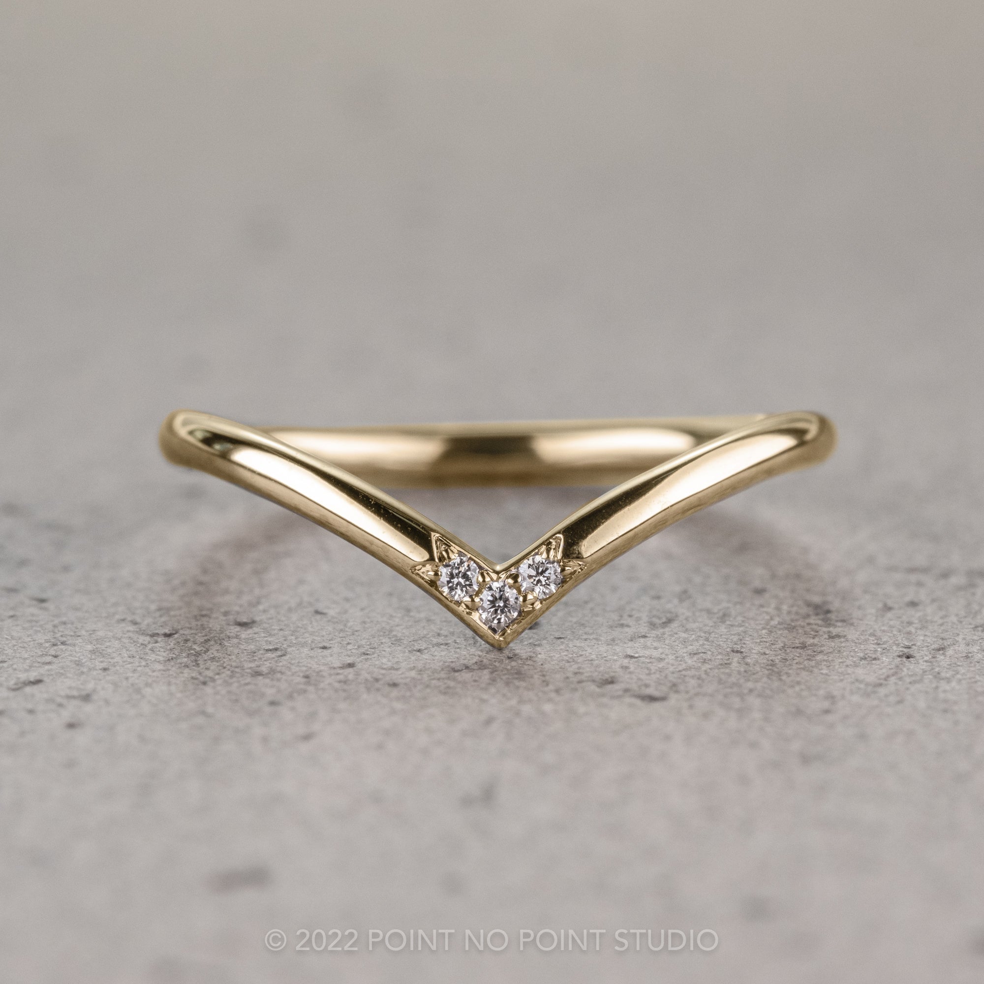 V Stacker Gold Ring | Flaire & Co.